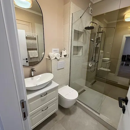 ホテル Avangarde Sea Luxury 4*